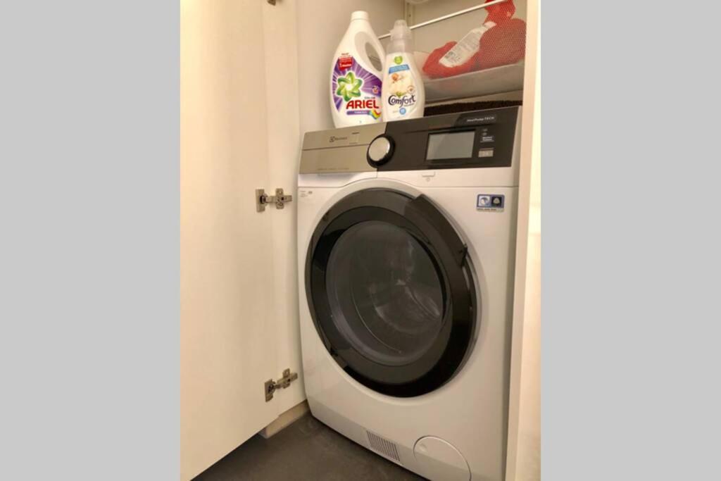 Beautiful Sunny New 1 Bed Apt 弗利姆斯 外观 照片
